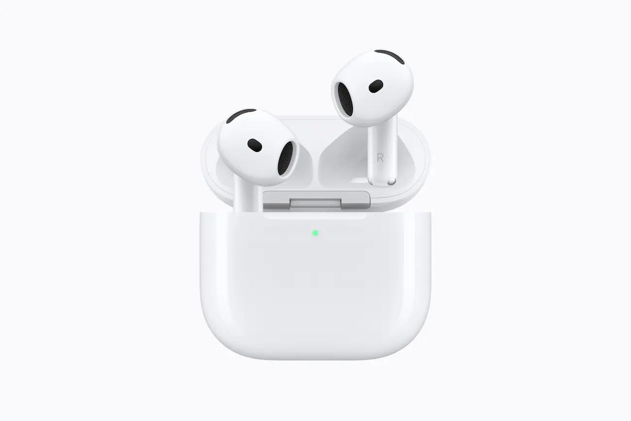 אירוע אפל 2026 — AirPods 5 עם נרתיק הטעינה